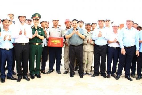 Thủ tướng Phạm Minh Chính kiểm tra hiện trường dự án sân bay Long Thành