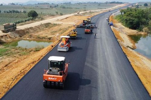 Cao tốc Bắc-Nam: Kiên quyết xử lý nghiêm các nhà thầu vi phạm hợp đồng