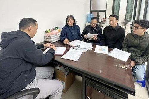 Bài 1: Uất nghẹn trước nguy cơ mất tiền