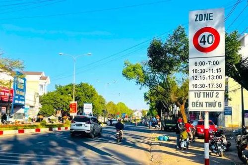 Thay thế biển báo sai khác với quy chuẩn mới