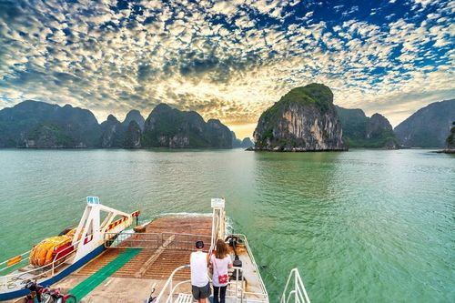 Cát Bà thành điểm đến hấp dẫn nhất miền Bắc nhờ giao thông thuận tiện