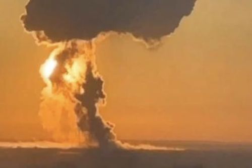 Ukraine tấn công sân bay ném bom chiến lược của Nga