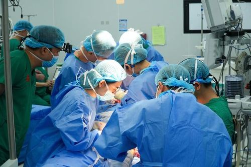 Phẫu thuật vi phẫu tái tạo lưỡi thành công cho bệnh nhân ung thư