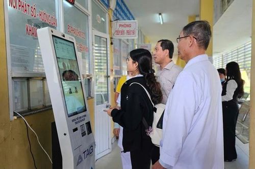 Huế triển khai ki ốt y tế thông minh, giảm thời gian chờ đợi