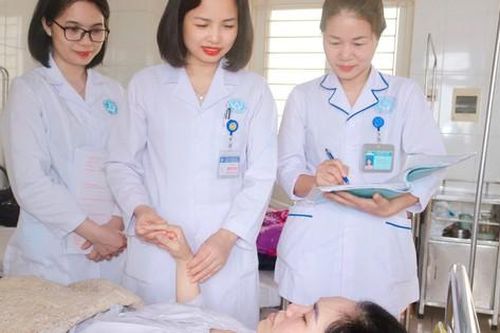 Bụng ngày càng to, đi khám mới biết mang khối u như thai 6 tháng
