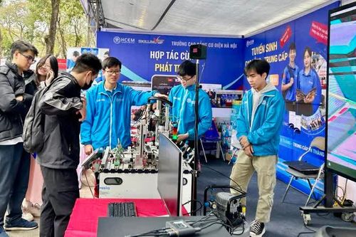 Chọn ngành Công nghệ ô tô, không lo bị AI thay thế?