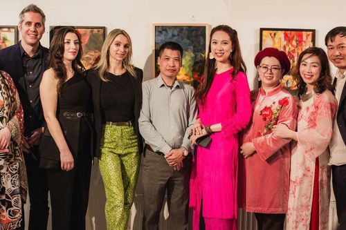 6 họa sĩ mang tranh tới Vienna bày triển lãm 'Lấp lánh Việt Nam'