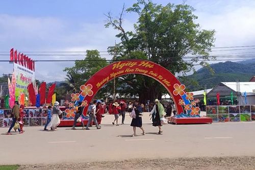 Khai mạc Lễ hội hoa trang suối Tà Má: Sắc mầu văn hóa hòa quyện cùng thiên nhiên