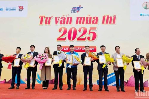 Hơn 3.000 học sinh tham gia chương trình tư vấn mùa thi tại Đà Lạt