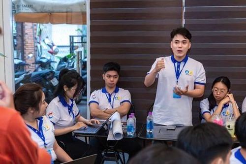 Từ người bỏ học đến truyền cảm hứng – hành trình chinh phục 25 tỉnh, thành