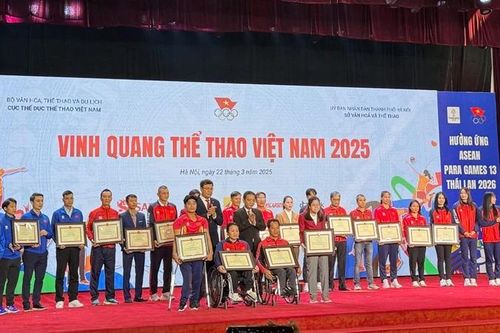 Khen thưởng HLV, VĐV tiêu biểu toàn quốc 2024