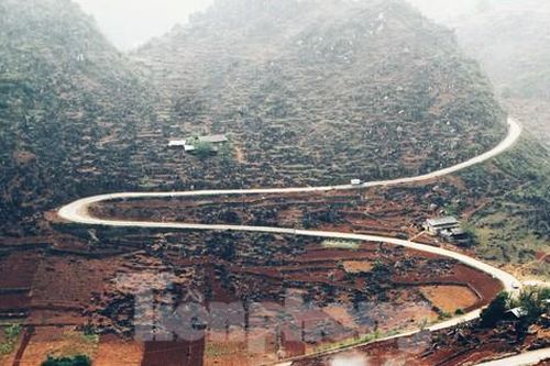 Hơn 100 tỷ 'lên đời' tuyến đường du lịch nổi tiếng Hà Giang