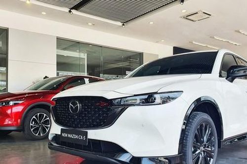 Loạt ô tô tăng giá bán tại Việt Nam