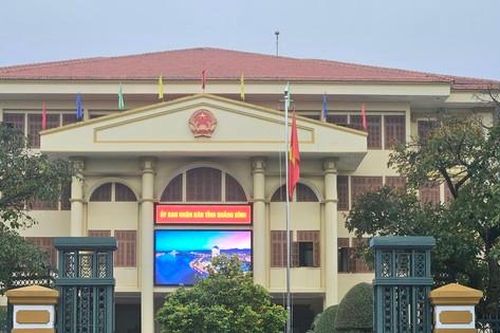 Quảng Bình: Tạm dừng tuyển dụng, quy hoạch, điều động, bổ nhiệm cán bộ