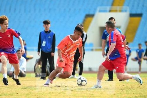 Kịch tính loạt 'đấu súng' trên sân Mỹ Đình trong Hội thao Thanh niên