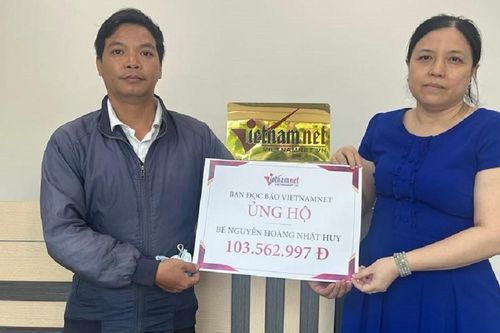 Trao hơn 103 triệu đồng đến em Nguyễn Hoàng Nhật Huy