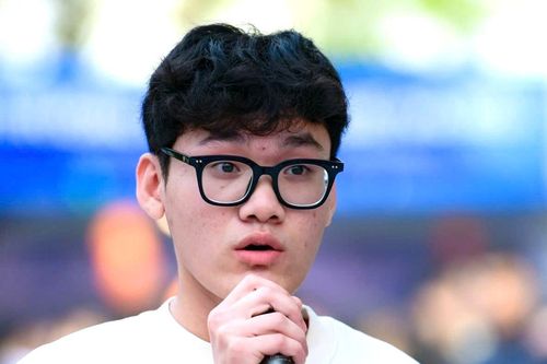Thí sinh lo nguy cơ thất nghiệp vì AI, trăn trở đăng ký ngành nào cho trúng