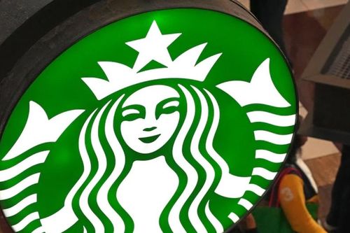 Khách hàng bị bỏng trà nóng, Starbucks phải bồi thường 50 triệu USD