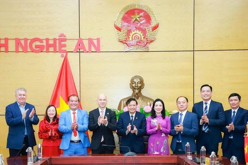 Chủ tịch UBND tỉnh Nghệ An Lê Hồng Vinh tiếp phái đoàn Cộng hòa Tatarstan, Liên bang Nga