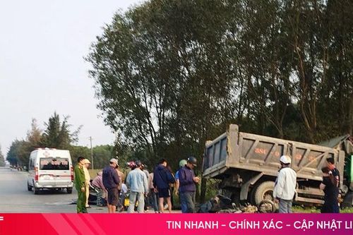 Xe máy va chạm xe tải trên quốc lộ ven biển Hà Tĩnh, 1 người tử vong