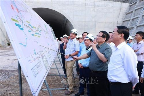 Thủ tướng Phạm Minh Chính kiểm tra dự án giao thông trọng điểm tại Bình Định