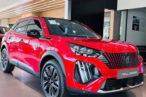 Ngắm Peugeot 2008 2025 vừa ra mắt tại Việt Nam, giá từ 829 triệu đồng, cạnh tranh cùng Toyota Corolla Cross
