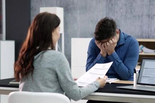 Những sai lầm khiến bạn đánh mất sự chuyên nghiệp nơi công sở, dễ bị đồng nghiệp xa lánh