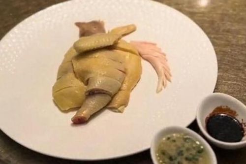 Ăn nửa con gà ở nhà hàng với giá 1,6 triệu đồng, khách hàng bức xúc trước lời giải thích của nhân viên