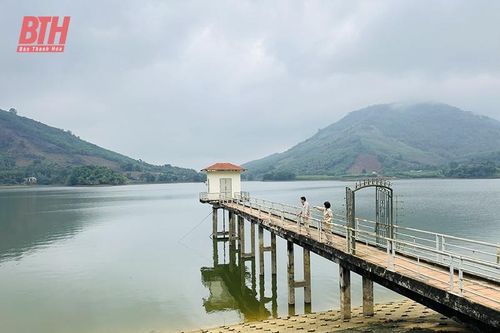 Chủ động phục vụ nước tưới cây trồng