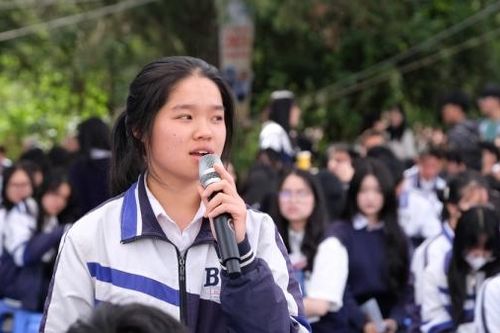 Báo Thanh Niên tổ chức Chương trình Tư vấn mùa thi cho 3.000 học sinh tại Đà Lạt