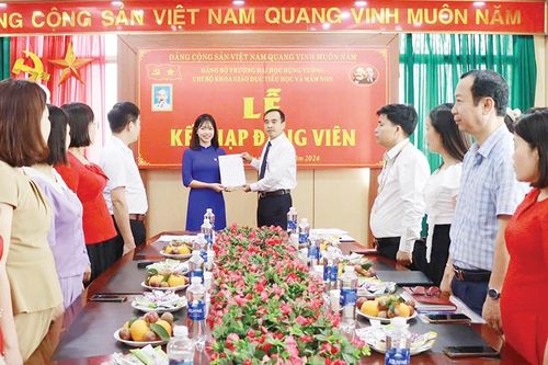 Tuổi trẻ Trường Đại học Hùng Vương làm theo lời Bác