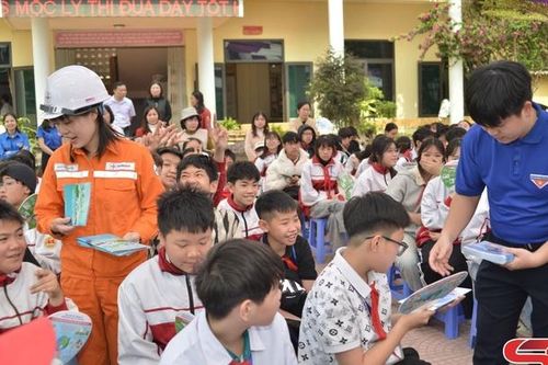 Tuyên truyền sử dụng năng lượng tiết kiệm cho học sinh