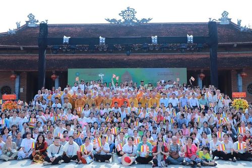 TP.Cần Thơ: 500 bạn trẻ tham gia khóa tu với chủ đề Hướng về Đại lễ Vesak thiêng liêng