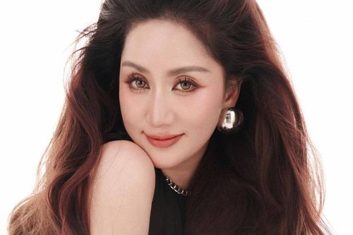 Sao Việt 22/3: Khánh Thi hài lòng với tuổi 43, đạo diễn Quang Dũng nhập viện