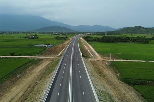 Cận cảnh 70km cao tốc Nha Trang - Vân Phong sắp thông xe