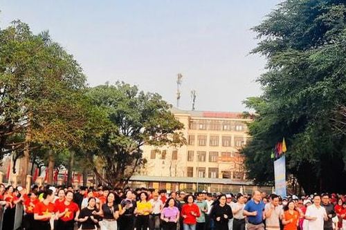Hơn 4.500 người tham dự Ngày chạy Olympic, phát động Giải chạy Báo Hànôịmới quận Cầu Giấy năm 2025