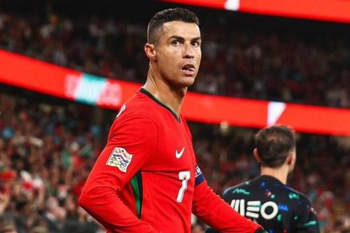 Ronaldo đáp trả Hojlund