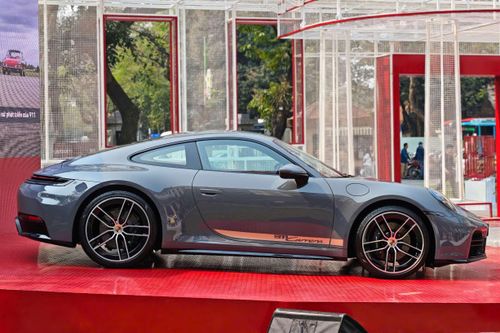 Porsche 911 đời mới có tùy chọn động cơ hybrid tại Việt Nam