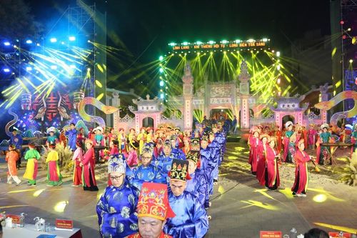 Bài 4: Đổi mới tư duy, kiến tạo không gian phát triển