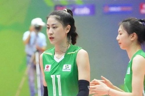 Hoa khôi bóng chuyền Việt Nam thể hiện đẳng cấp, giúp đội nhà thắng thuyết phục tại giải VĐQG