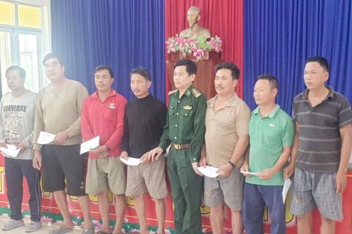 Quảng Nam thăm hỏi, động viên ngư dân và gia đình có người gặp nạn trên biển