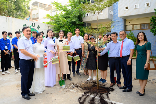 Phủ xanh trường học vì môi trường xanh quốc gia
