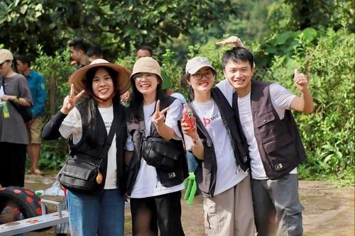 'Đi Cùng Mây': Khi du lịch kết hợp thiện nguyện