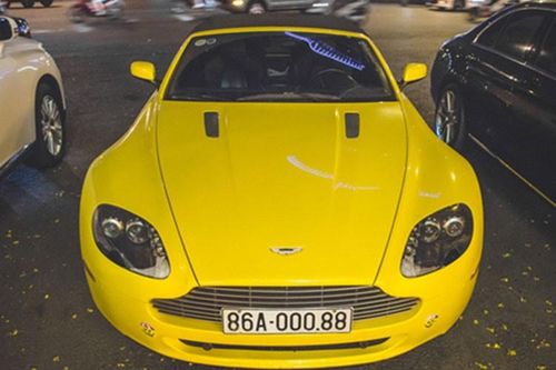 Aston Martin V8 'mất tích' nhiều năm, bất ngờ tái xuất ở Nha Trang