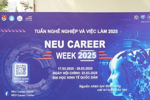 Sinh viên hào hứng tham gia ngày hội 'Tuần Nghề nghiệp và Việc làm'