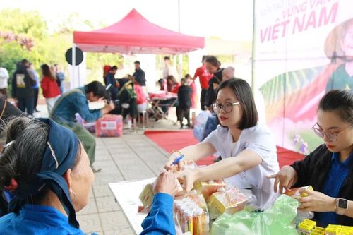 Quan tâm chăm lo sức khỏe cho đồng bào DTTS tại Võ Nhai