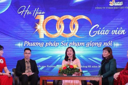 Giáo viên bàn luận, học hỏi về phương pháp sư phạm giọng nói