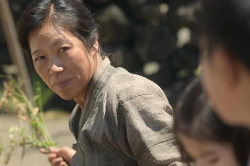 Ngọt ngào và cay đắng khi xem 'Khi cuộc đời cho bạn quả quýt'