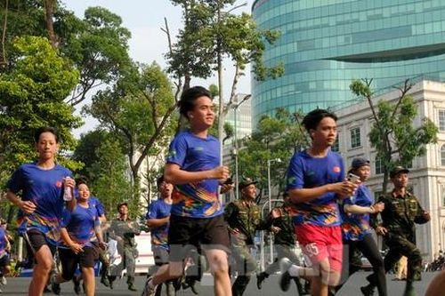 Hàng nghìn người tham gia Ngày chạy Olympic vì sức khỏe toàn dân ở TPHCM