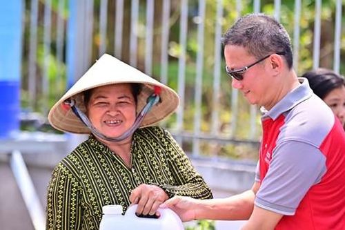 Keppel Việt Nam cùng Báo Tiền Phong tặng máy lọc nước nhiễm mặn ở Hậu Giang, Sóc Trăng